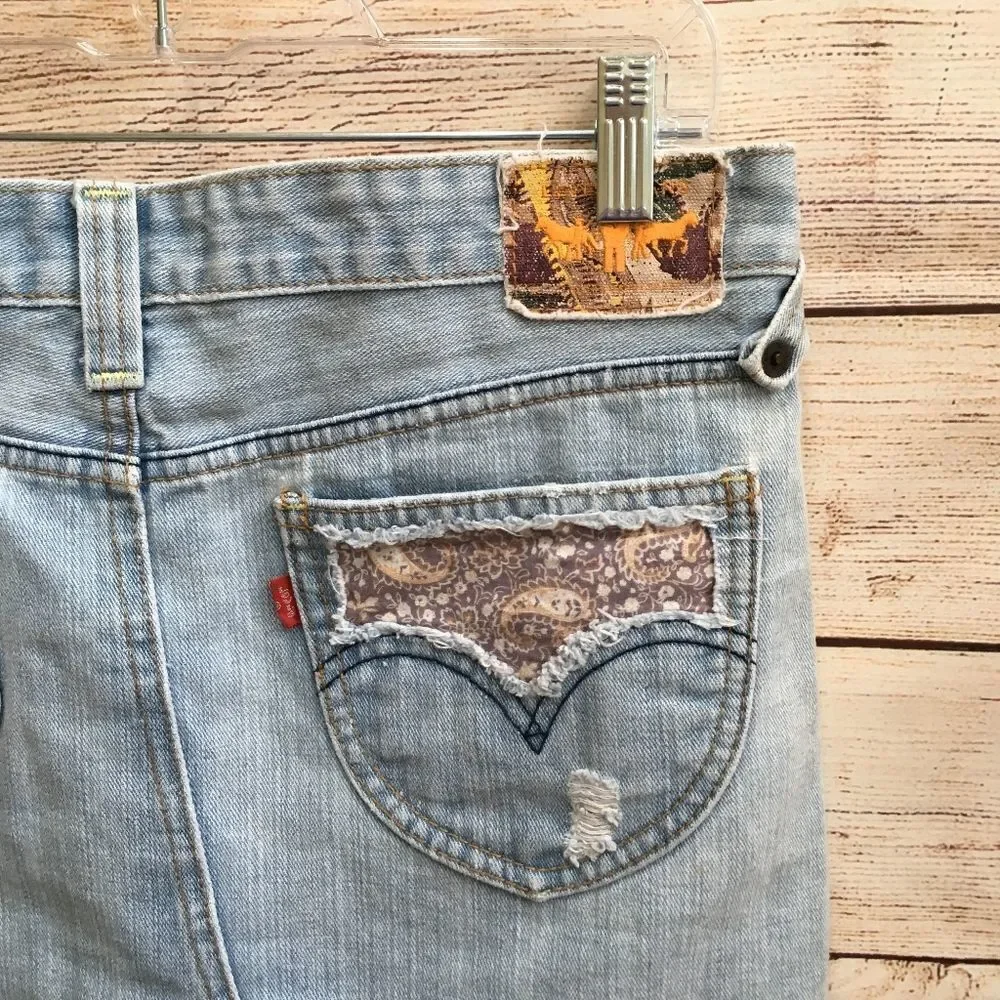 LEVIS DISTRESSED JEAN SKIRT‎